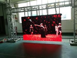 Freestanding digital performance screen and staging